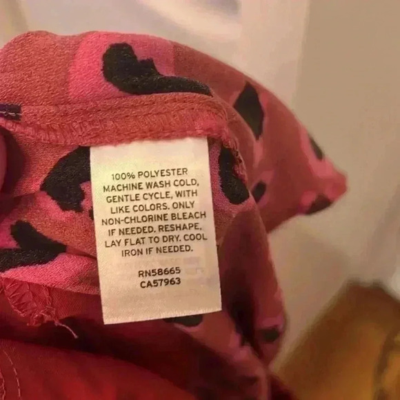 Halogen Womens Dress Shorts Red Pink Animal Print Leopard Pockets Pull On-Sz M - Picture 7 of 7